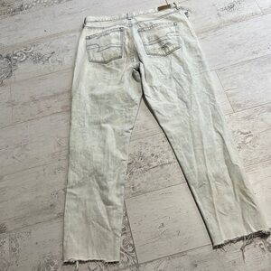 American Eagle Women’s Mom Jeans Size 6